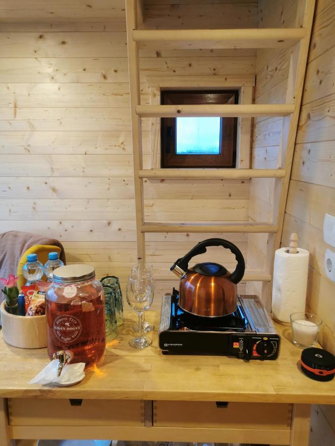 Treehome Tinyhouse Střítež エクステリア 写真