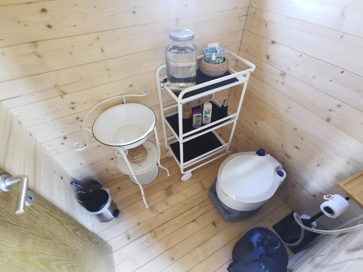 Treehome Tinyhouse Střítež エクステリア 写真